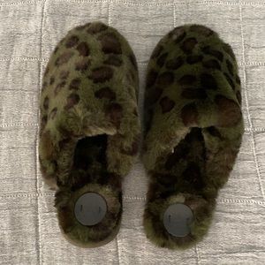 NWOT green and brown animal print fuzzy mule slippers